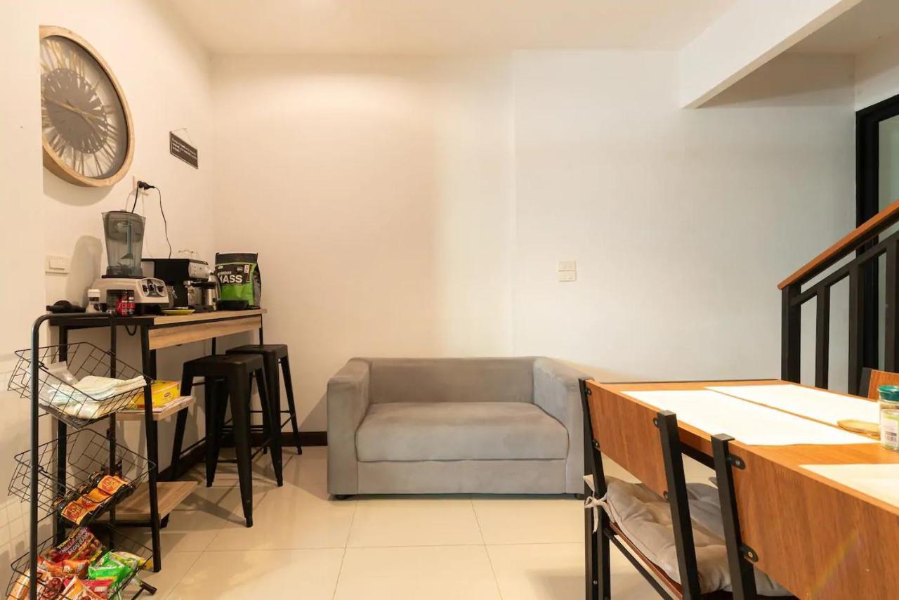 Loft Style Townhouse Near Old City Chiang Mai Exterior foto
