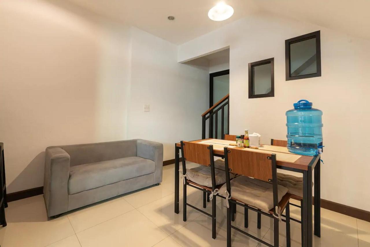 Loft Style Townhouse Near Old City Chiang Mai Exterior foto
